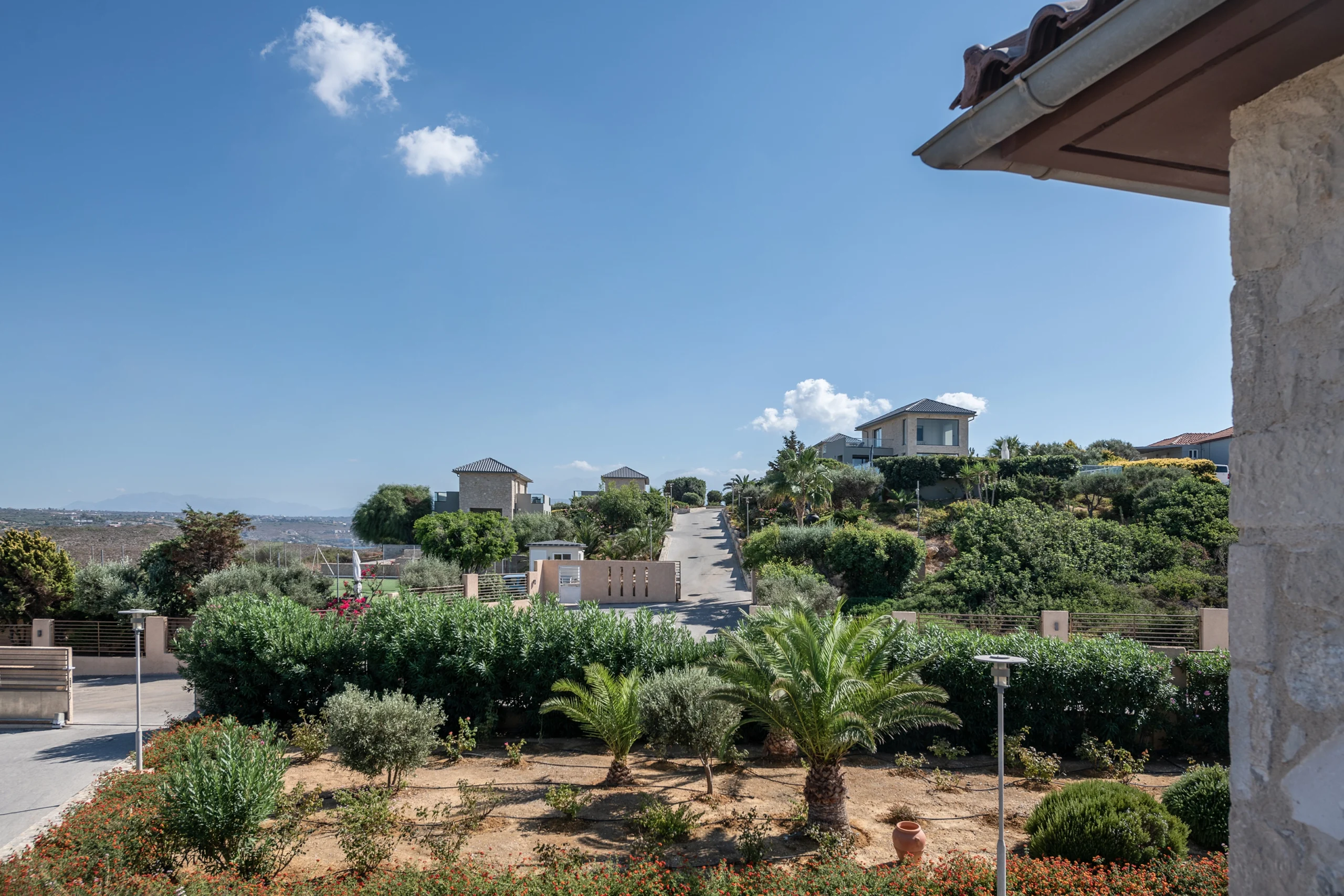 jardin-entrée-residence