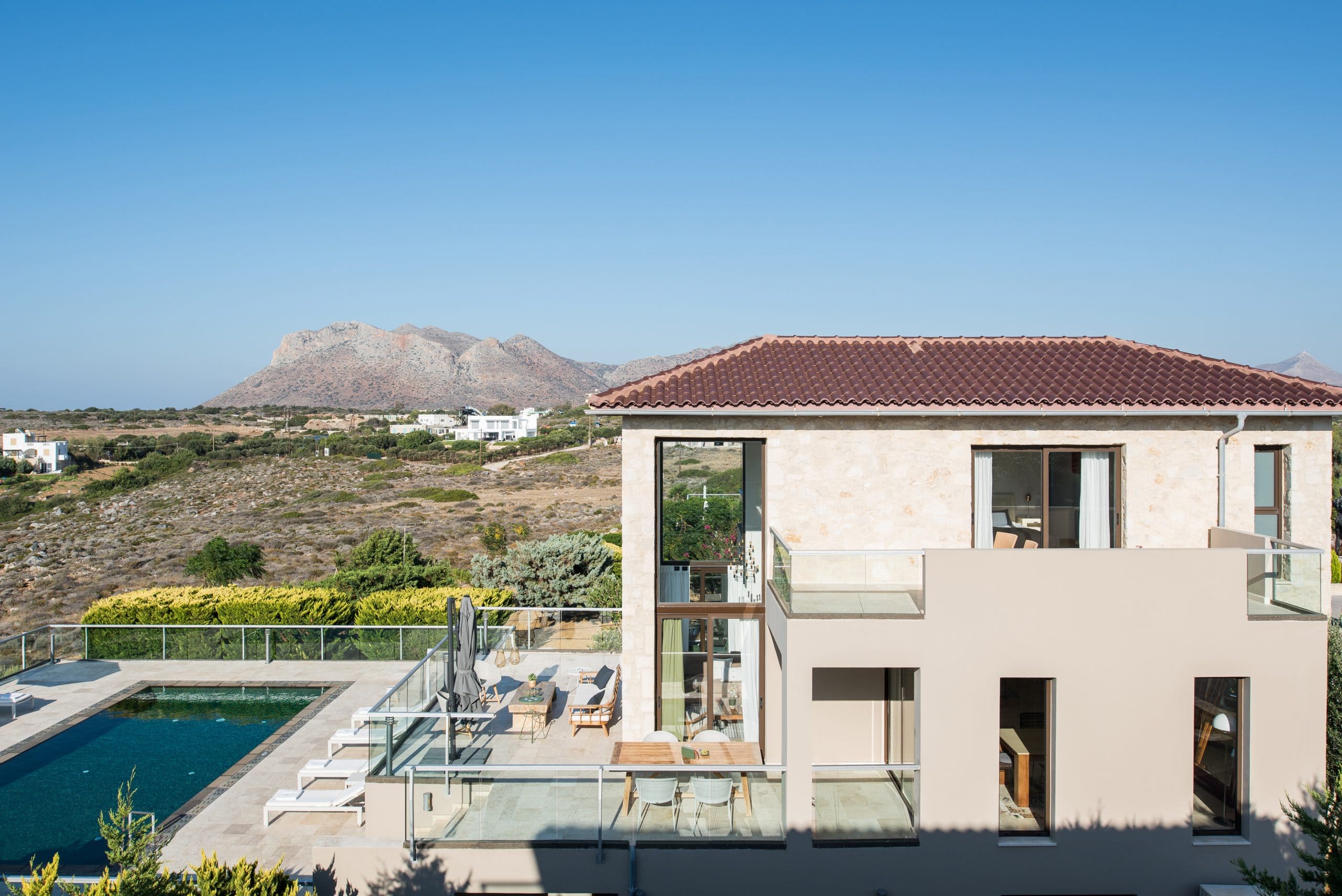 rooftop-et-vue-montagne-villa-crete-lacanee