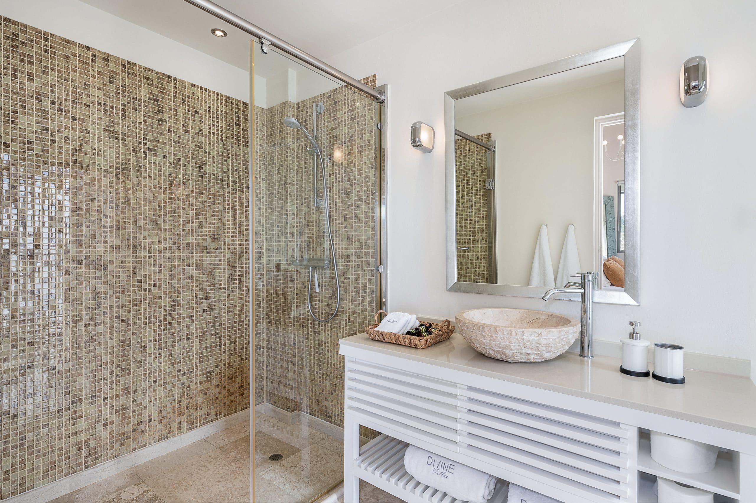 salledebain-suite-villa-crete-lacanee