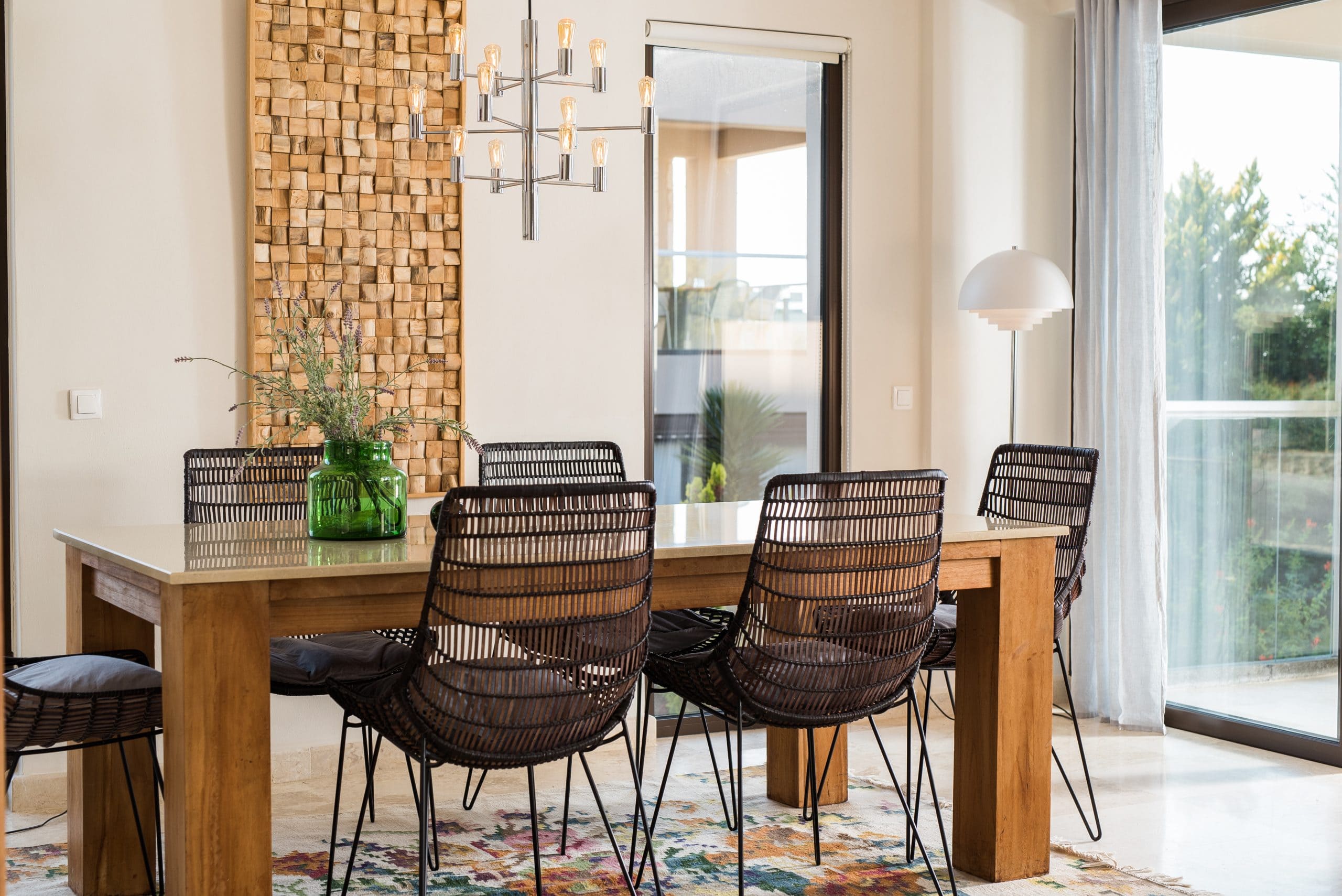 table-salon-villa-crete-lacanee